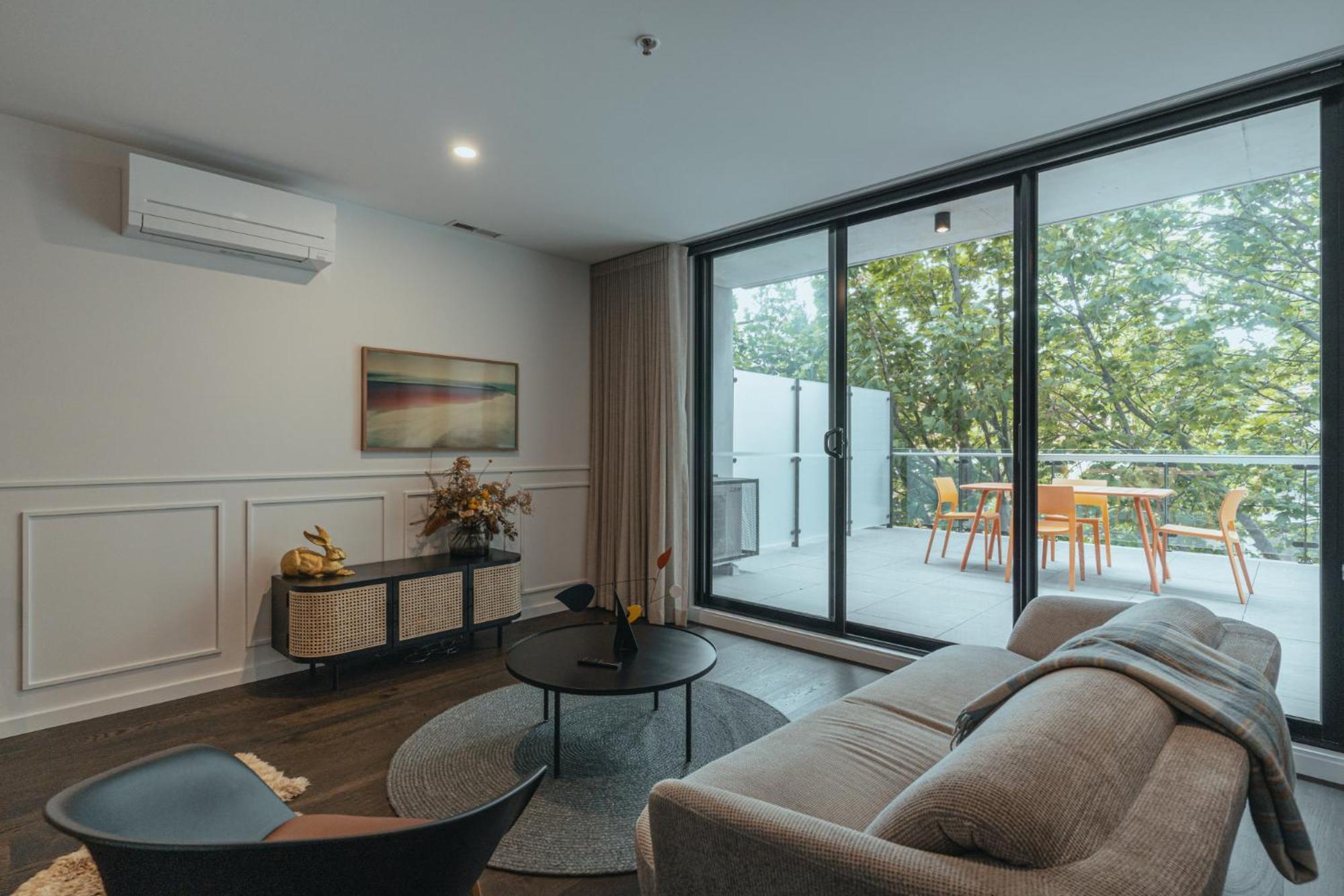 Perfect Central Located 2-bed With Secure Parking Canberra