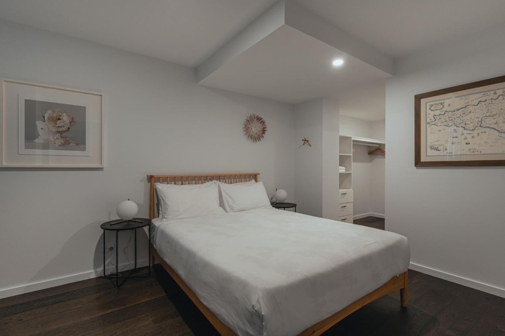 Perfect Central Located 2-bed With Secure Parking Apartment *